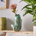 Vaas in Koi-vis-vorm van steengoed – decoratief kunstobject