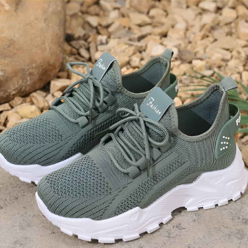Sneakers met ondersteunend voetbed en brede teenruimte