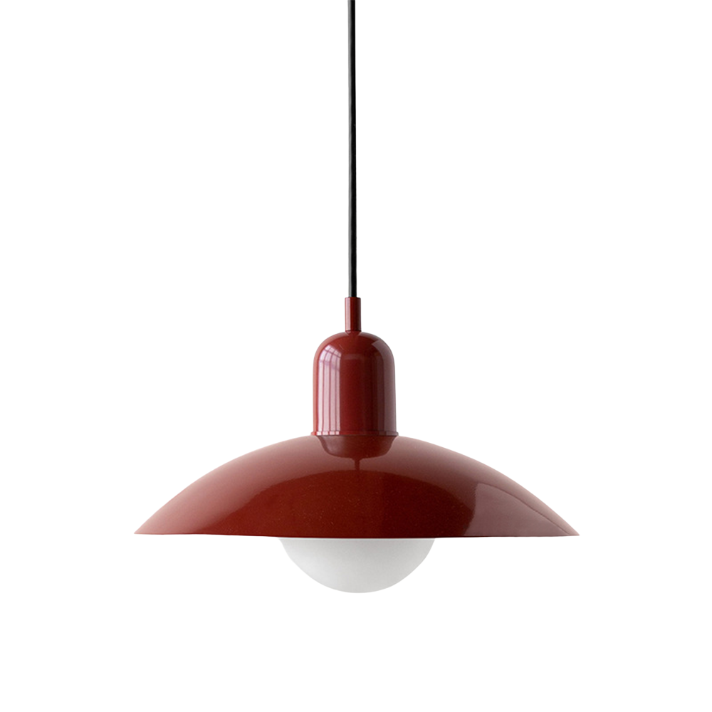 Metalen hanglamp met platte kap in Scandinavische stijl
