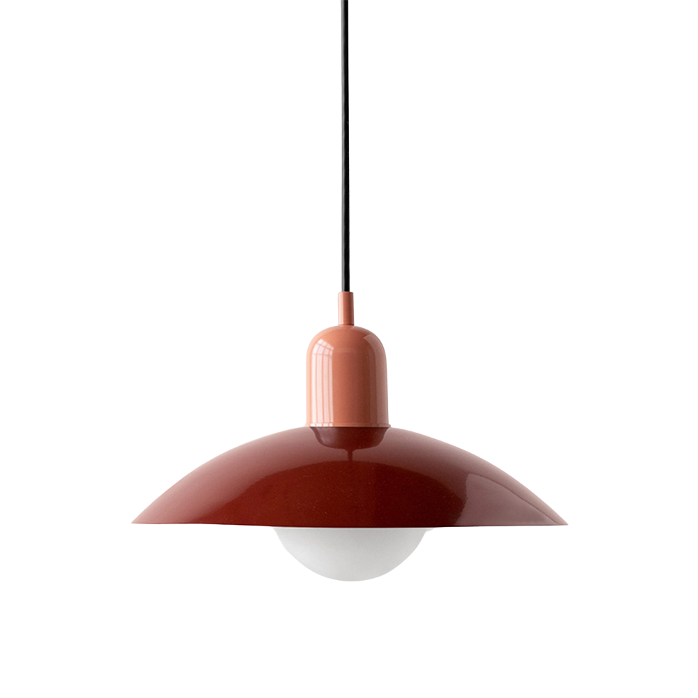 Metalen hanglamp met platte kap in Scandinavische stijl