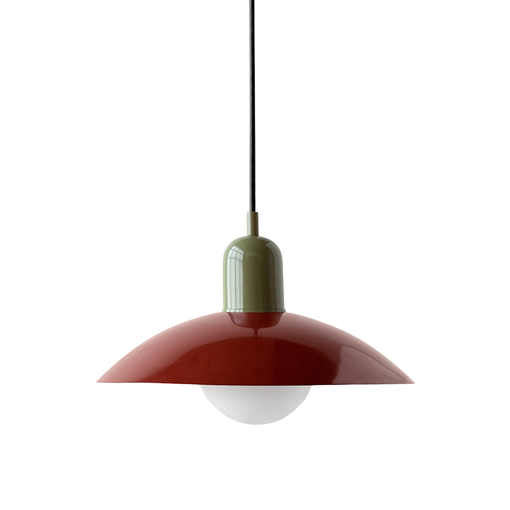 Metalen hanglamp met platte kap in Scandinavische stijl