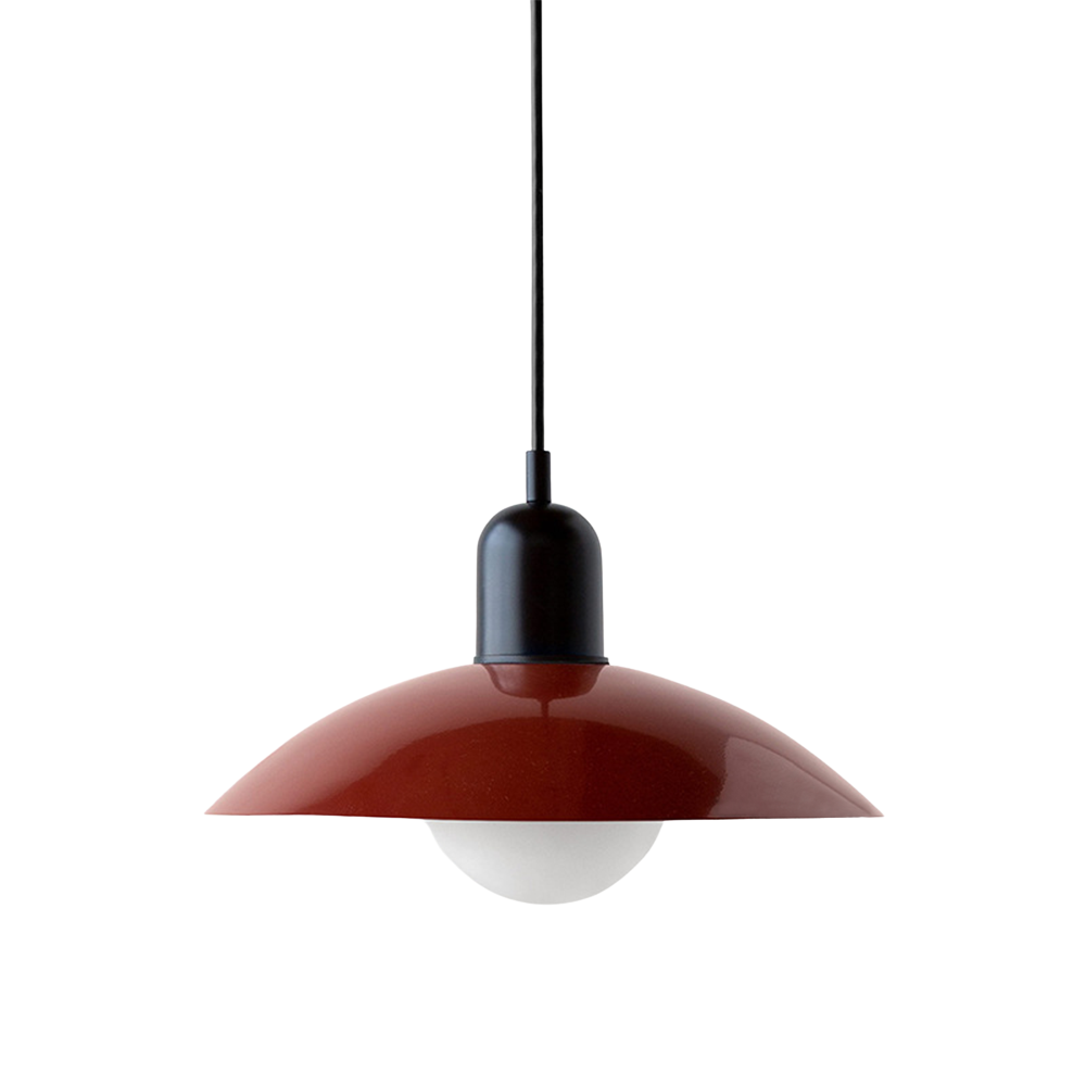 Metalen hanglamp met platte kap in Scandinavische stijl