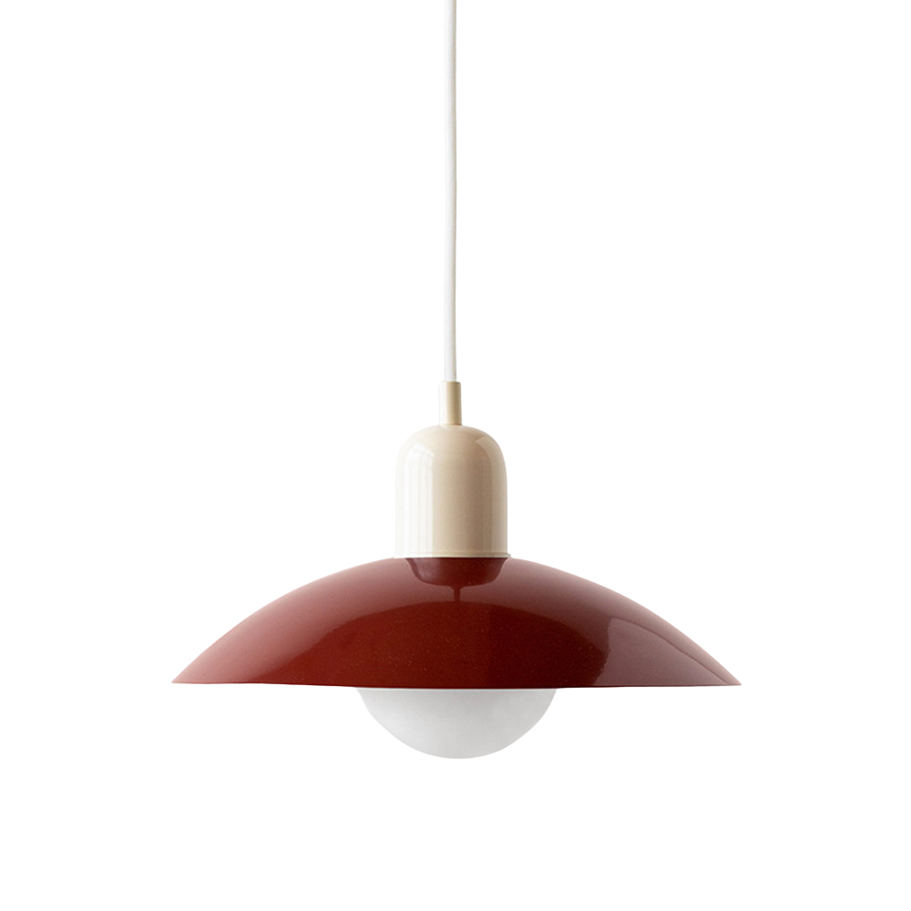 Metalen hanglamp met platte kap in Scandinavische stijl