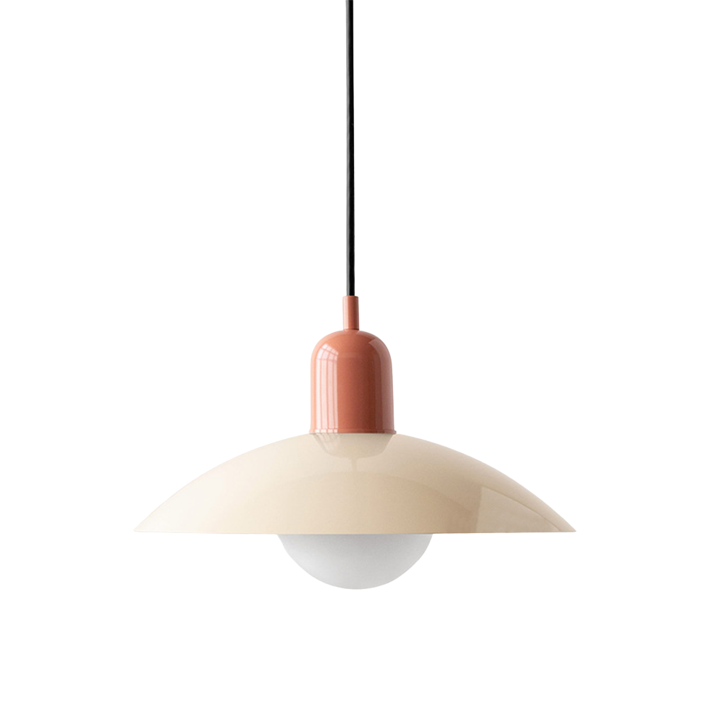 Metalen hanglamp met platte kap in Scandinavische stijl