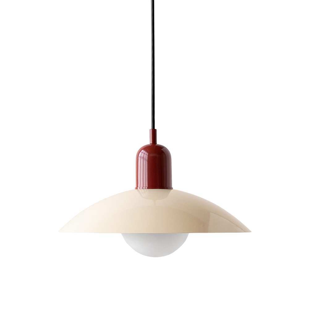 Metalen hanglamp met platte kap in Scandinavische stijl