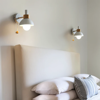 Scandinavische LED-wandlamp van Hout en IJzer met Trekschakelaar