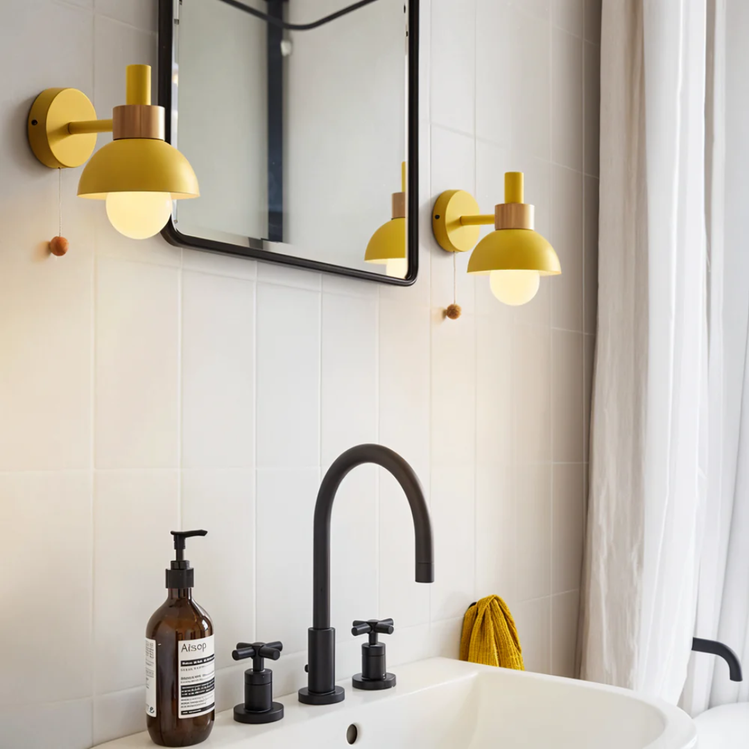 Scandinavische LED-wandlamp van Hout en IJzer met Trekschakelaar
