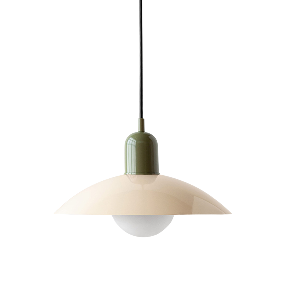 Metalen hanglamp met platte kap in Scandinavische stijl