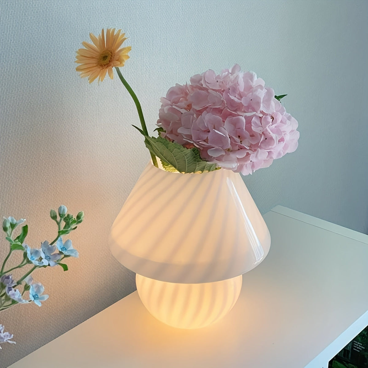 Glazen paddenstoellamp met retro design en dimfunctie