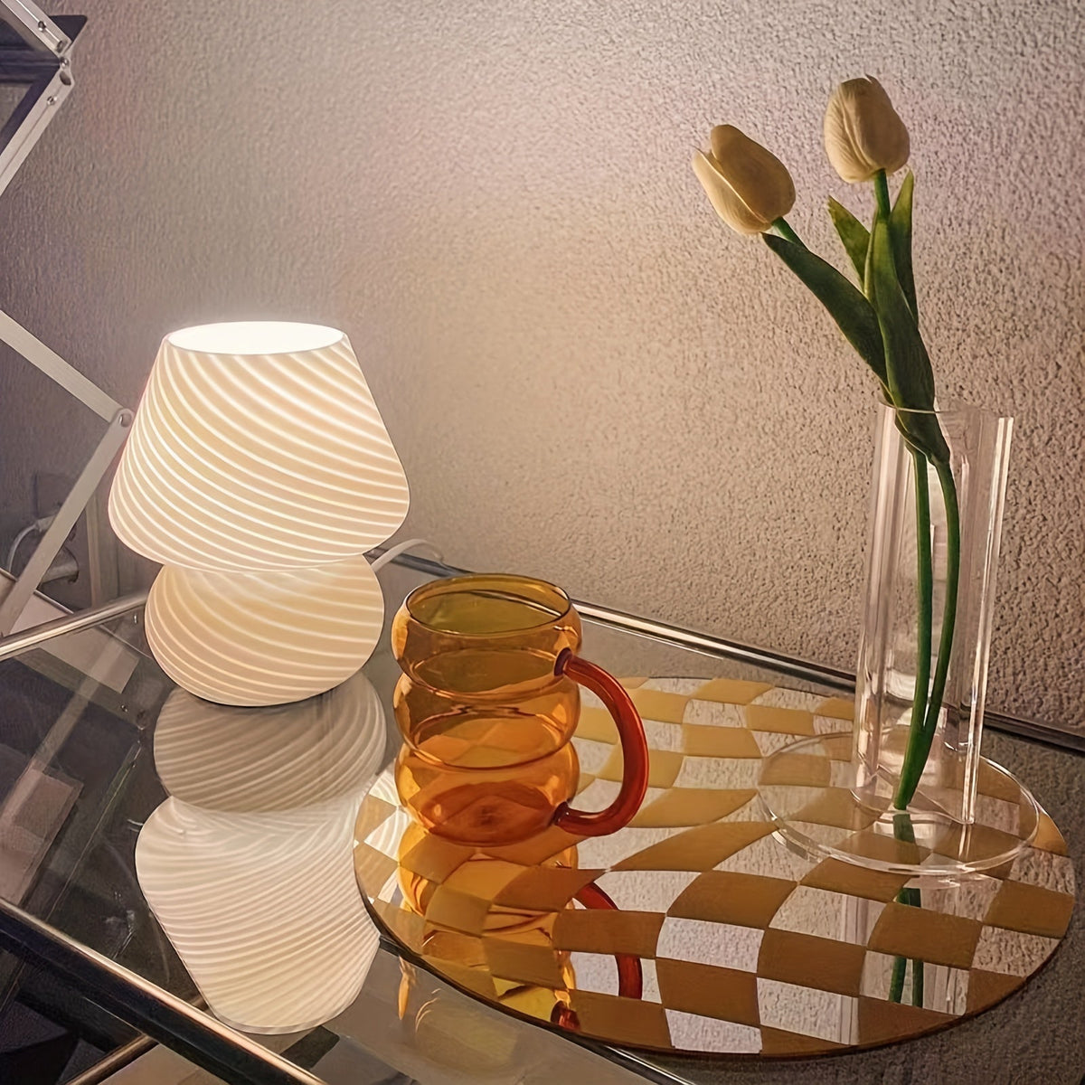 Glazen paddenstoellamp met retro design en dimfunctie