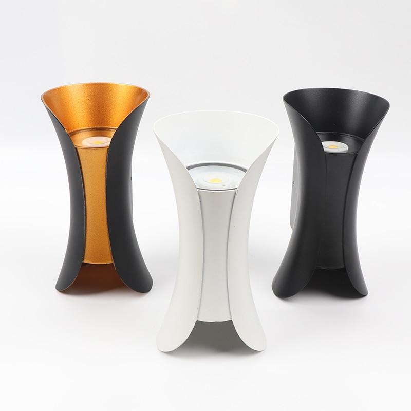 Gebogen LED buitenwandlamp van metaal – Modern en weerbestendig