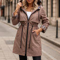 Dames regenjas met capuchon – waterdicht, winddicht, getailleerd
