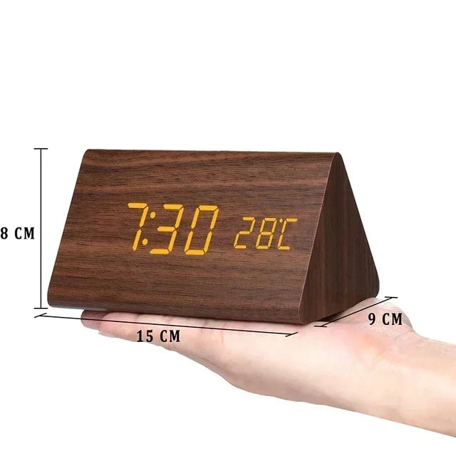 Digitale LED-wekker met houtlook en temperatuurweergave
