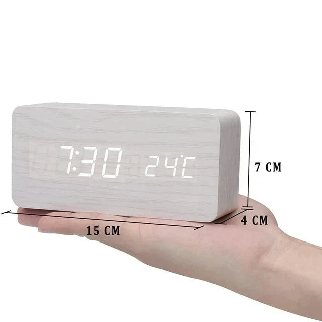Digitale LED-wekker met houtlook en temperatuurweergave