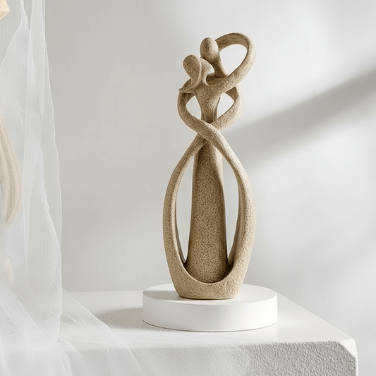 Abstracte liefdessculptuur van resin – Elegante decoratief beeldje