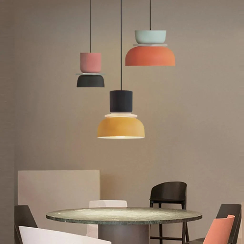 Noordse hanglamp met kleurblok-design voor moderne ruimtes