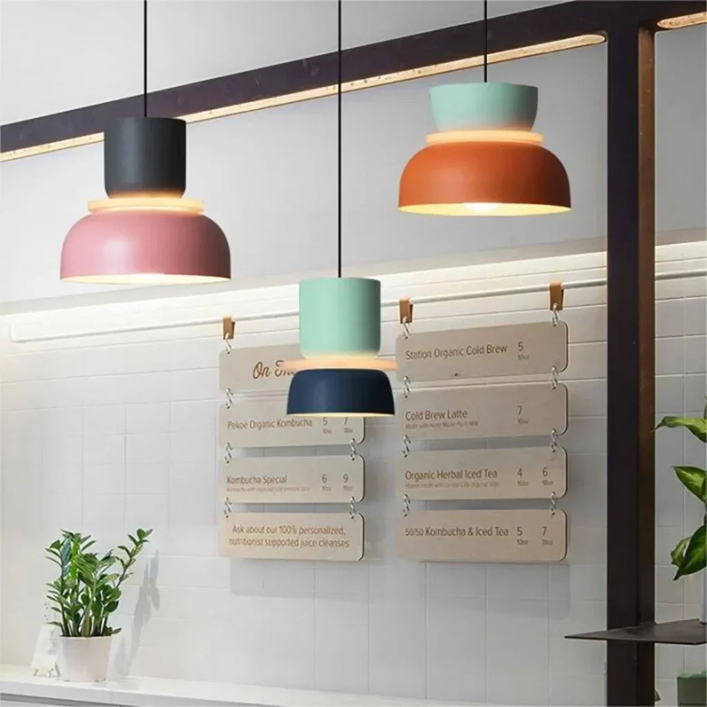 Noordse hanglamp met kleurblok-design voor moderne ruimtes