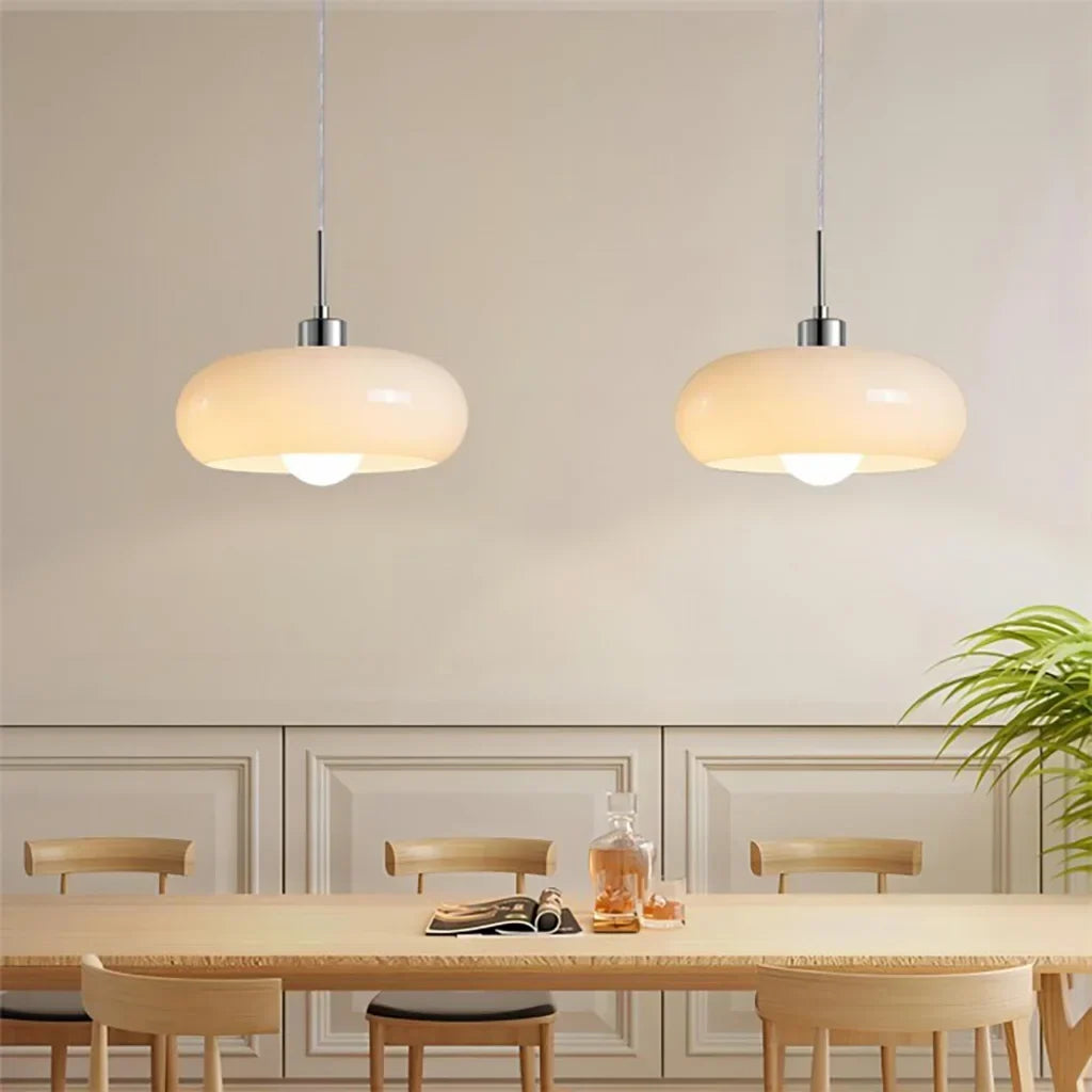 Glazen hanglamp in Bauhaus-stijl voor moderne interieurs