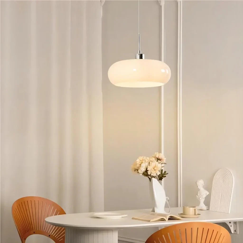 Glazen hanglamp in Bauhaus-stijl voor moderne interieurs