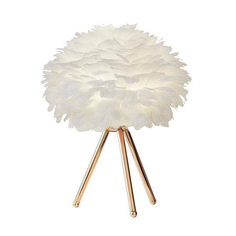 Veer-Tafellamp met Gouden Accenten – Elegante Decoratieve Lamp