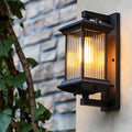 Buitenlantaarn met geribbeld glas voor warmwit LED-licht