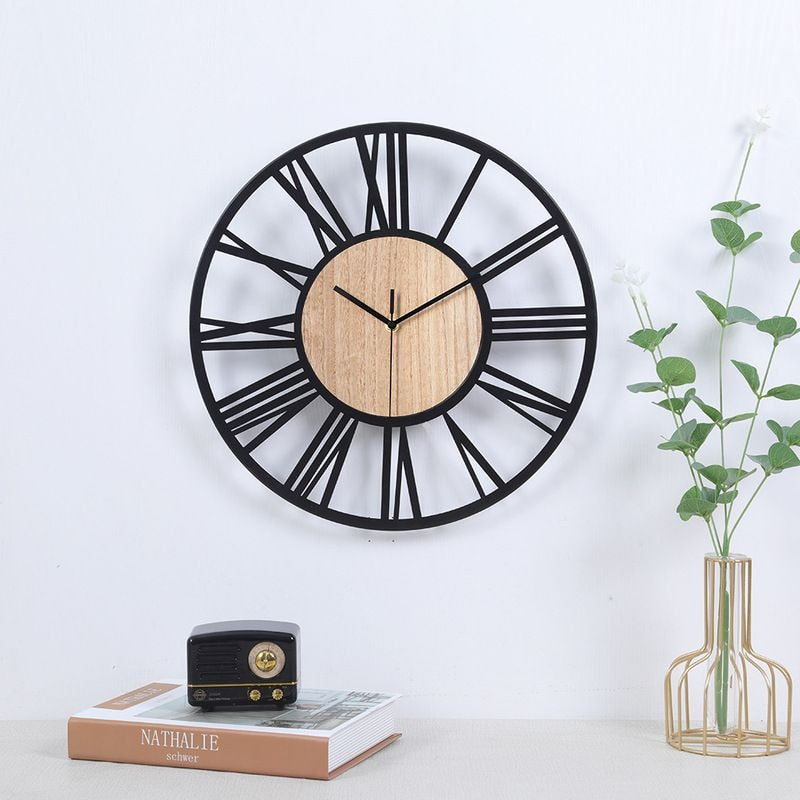 Wandklok met houtlook en geruisloos quarzuurwerk – Scandinavisch