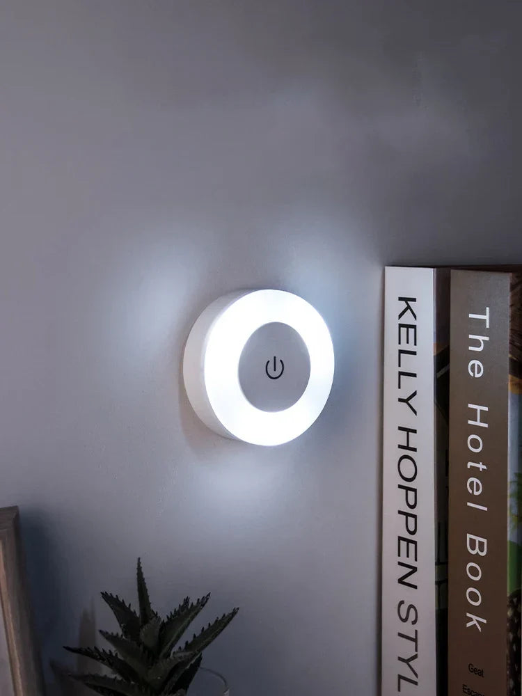 Oplaadbaar LED-nachtlampje met aanraakbediening en magnetische bevestiging