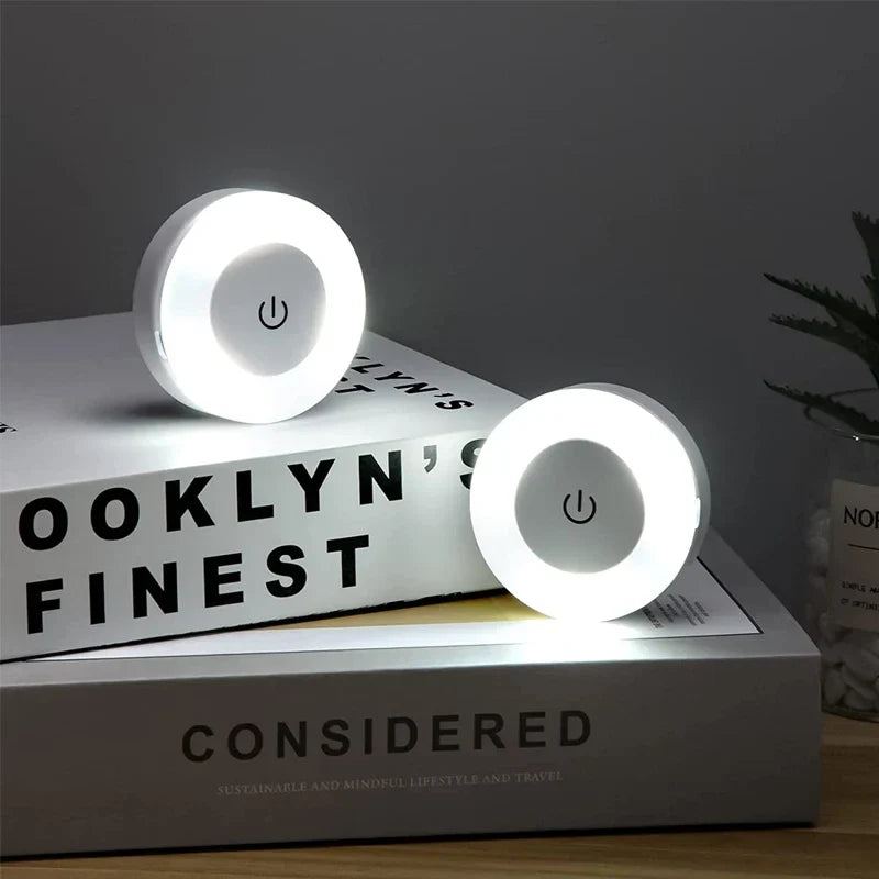 Oplaadbaar LED-nachtlampje met aanraakbediening en magnetische bevestiging