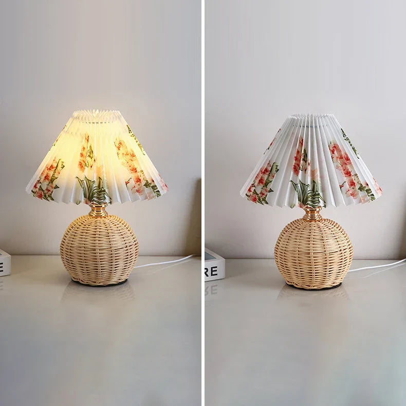 met rattanvoet en stoffen kap – USB-gevoed