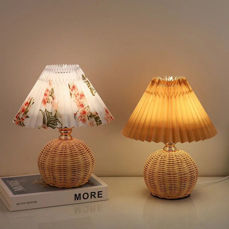 met rattanvoet en stoffen kap – USB-gevoed