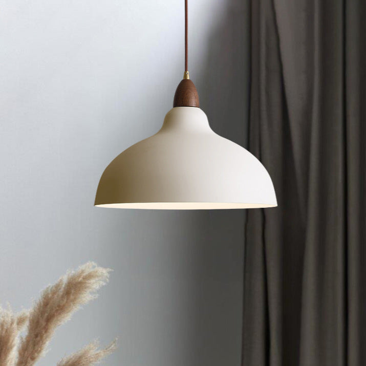 Hanglamp hout en metaal met gebogen kap – scandinavisch design