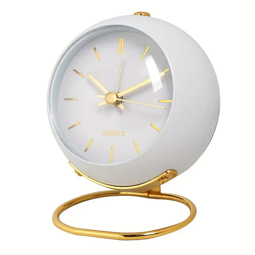 Analoge tafelklok met lichtgevende wijzers – Scandinavisch design