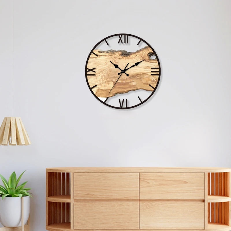 Transparante wandklok met stil uurwerk en modern design