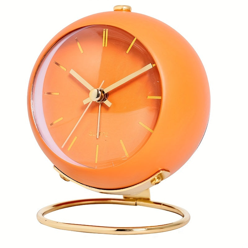 Analoge tafelklok met lichtgevende wijzers – Scandinavisch design