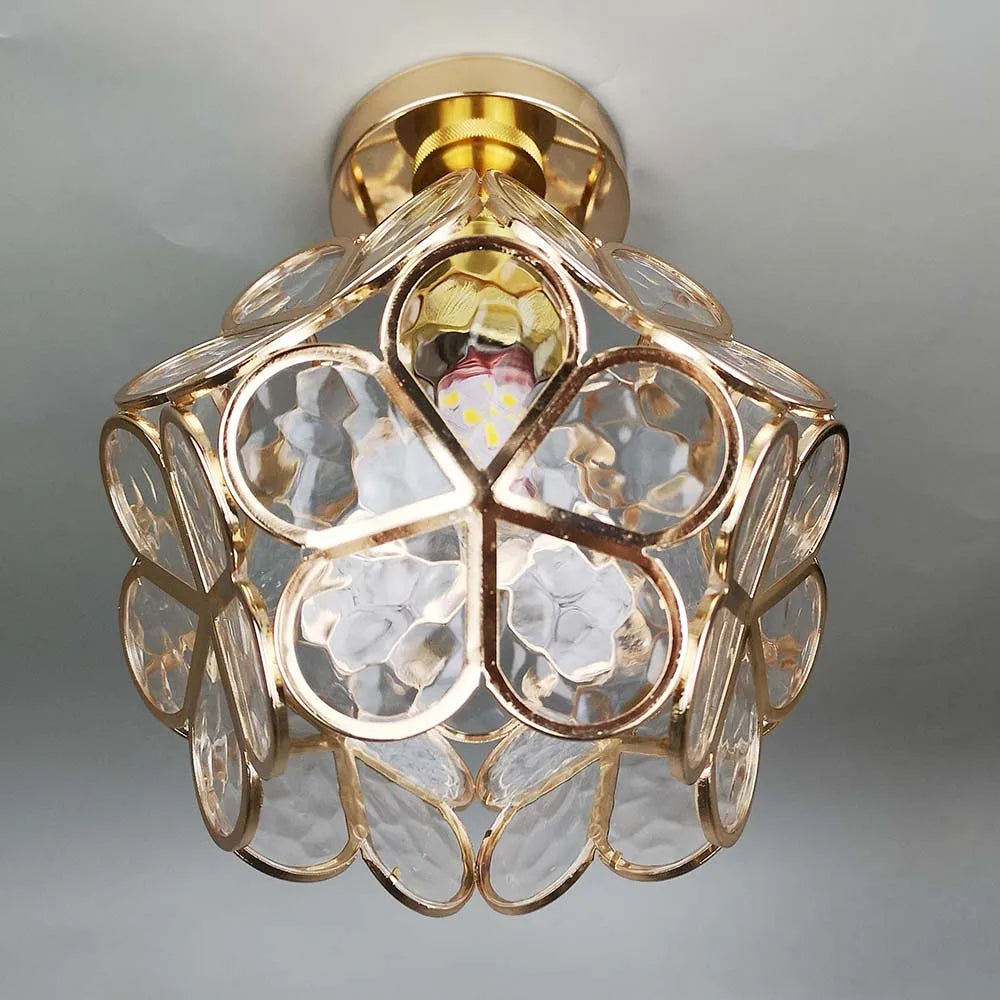Bloemvormige plafondlamp met kristaldesign voor elegante ruimtes