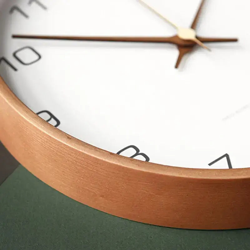 Houten wandklok met stil quartz uurwerk – minimalistisch design