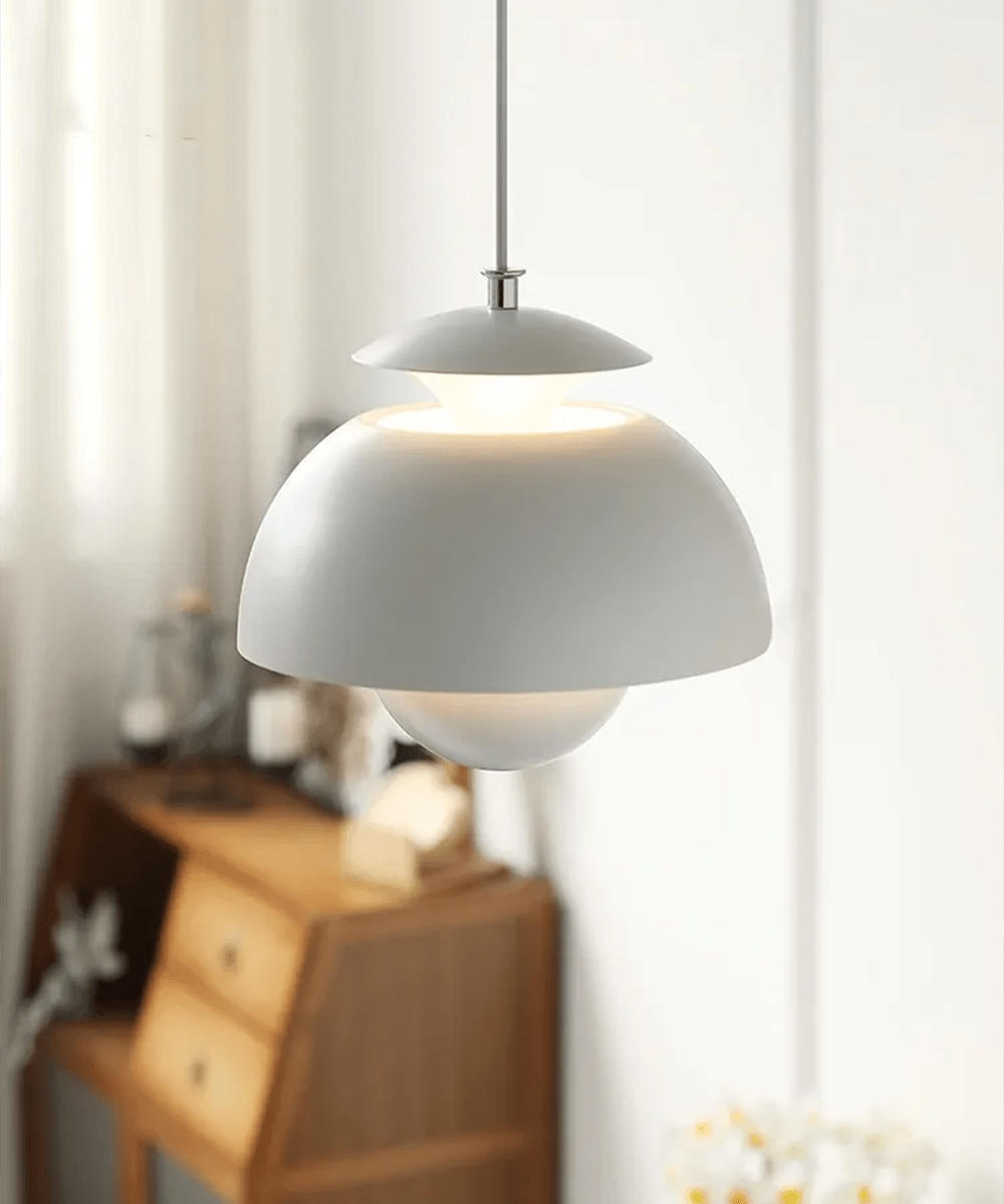 Retro plafondlamp van gepolijst metaal in art-decostijl